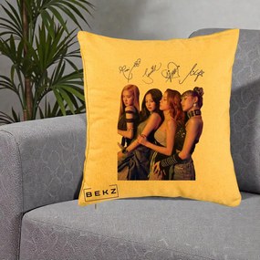 Perna Personalizata K-pop BLACKPINK Fotografie Grup Autografe Deasupra, 40x40 cm, Galben, Husa Detasabila, Perna Inclusa, BEKZ®