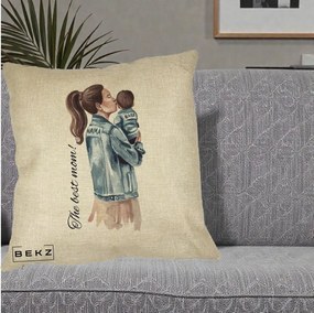 Cadou pentru Mama - Perna Personalizata The Best Mom Jachete, 40x40 cm, Crem, Husa Detasabila, Perna Inclusa, BEKZ®