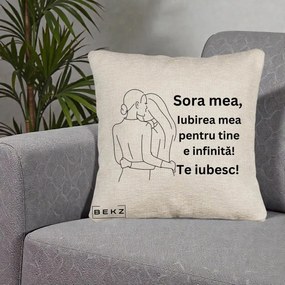 Cadou pentru Sora - Perna Personalizata Sora Mea Te Iubesc Imbratisare din Spate Line Art, 40x40 cm, Bej Canapea, Husa Detasabila, Perna Inclusa, BEKZ®