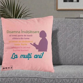 Cadou pentru Invatatoare - Perna Personalizata Doamna Invatatore La Multi Ani cu Silueta si Text Colorat, 40x40 cm, Roz, Husa Detasabila, Perna Inclusa, BEKZ®