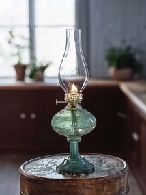 Lampă vintage cu petrol din sticlă verde smarald cu model gravat și arzător alamă, „Kerosene Esmeralda"