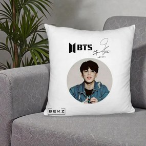 Perna Personalizata K-pop BTS Jimin Portret Cerc Autograf Geaca, 40x40 cm, Alb Pufos, Husa Detasabila, Perna Inclusa, BEKZ®