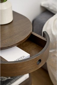 Noptieră în culoare naturală închisă cu aspect de lemn de stejar Paron – Actona