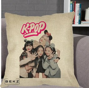 Perna Personalizata BLACKPINK K-Pop Grup Pozitii Amuzante, 40x40 cm, Crem, Husa Detasabila, Perna Inclusa, BEKZ®