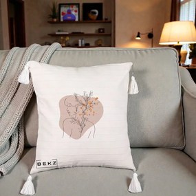 Perna Decorativa Femeie cu Flori Line Art Boho, 40x40 cm, Bej cu Franjuri, Husa Detasabila, Perna Inclusa, BEKZ®