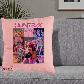 Perna Personalizata K-pop HUNTRX Colaj Animat Foto Grup, 40x40 cm, Roz, Husa Detasabila, Perna Inclusa, BEKZ®