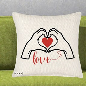 Perna Decorativa Love Maini Inima cu Inscriptie Love Rosu, 40x40 cm, Crem Reliefat, Husa Detasabila, Perna Inclusa, BEKZ®