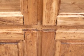 Vitrina L120 37 H197 cm, lemn masiv