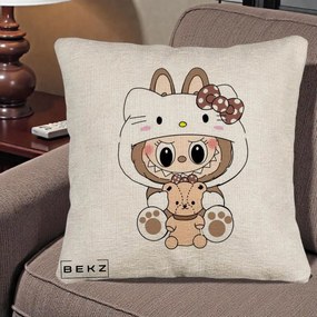 Perna Personalizata Labubu x Hello Kitty Maro-Vintage, 40x40 cm, Bej Canapea, Husa Detasabila, Perna Inclusa, BEKZ®