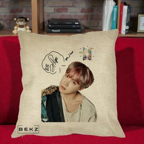 Perna Personalizata K-pop BTS J-Hope Par Roz Autograf, 40x40 cm, Crem, Husa Detasabila, Perna Inclusa, BEKZ®