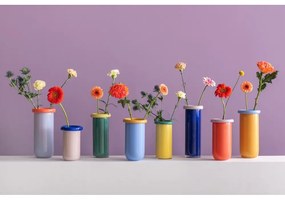 Vază albastră din sticlă (înălțime 25 cm) Plegado – PT LIVING