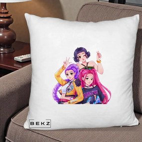 Perna Personalizata K-pop HUNTRX Trio Animat Fete Foto, 40x40 cm, Alb Pufos, Husa Detasabila, Perna Inclusa, BEKZ®