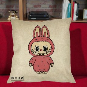 Perna Personalizata Labubu Roz Solo, 40x40 cm, Crem, Husa Detasabila, Perna Inclusa, BEKZ®