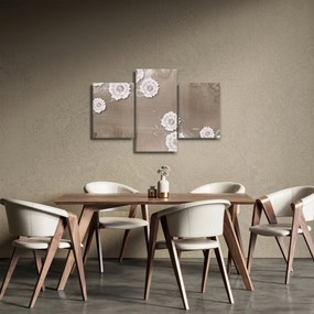 Tablou - Draperie cu flori (90x60 cm)