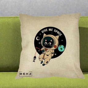 Perna Decorativa Give Me Space Pisica Astronaut, 40x40 cm, Crem, Husa Detasabila, Perna Inclusa, BEKZ®