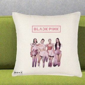 Perna Personalizata K-pop BLACKPINK Fotografie Grup Tinute Roz, 40x40 cm, Crem Reliefat, Husa Detasabila, Perna Inclusa, BEKZ®