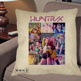 Perna Personalizata K-pop HUNTRX Colaj Animat Foto Grup, 40x40 cm, Crem, Husa Detasabila, Perna Inclusa, BEKZ®