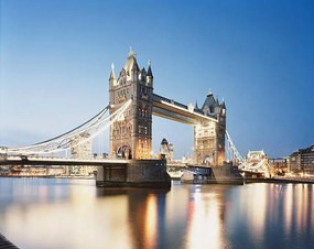 Fotografie Tower Bridge and city of London at dusk, Gary Yeowell