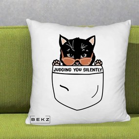 Perna Decorativa Judging You Silently Pisica Buzunar, 40x40 cm, Alb Pufos, Husa Detasabila, Perna Inclusa, BEKZ®