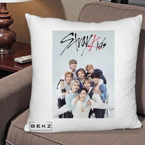 Perna Personalizata K-pop Stray Kids cu Foto Grup Alb-Albastru, 40x40 cm, Alb Pufos, Husa Detasabila, Perna Inclusa, BEKZ®