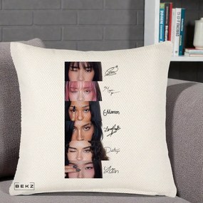 Perna Personalizata K-pop KATSEYE Semnaturi fara Foto, 40x40 cm, Crem Reliefat, Husa Detasabila, Perna Inclusa, BEKZ®