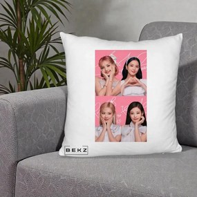 Perna Personalizata K-pop BLACKPINK Colaj Roz, 40x40 cm, Alb Pufos, Husa Detasabila, Perna Inclusa, BEKZ®