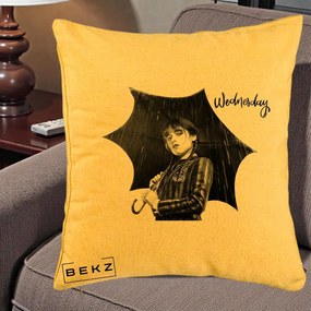 Perna Personalizata Wednesday Addams cu Umbrela Foto, 40x40 cm, Galben, Husa Detasabila, Perna Inclusa, BEKZ®