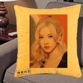 Perna Personalizata K-pop BLACKPINK cu Funda Rosie, 40x40 cm, Galben, Husa Detasabila, Perna Inclusa, BEKZ®