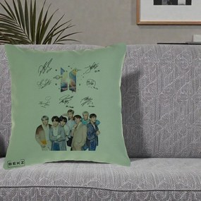 Perna Personalizata K-pop BTS Autografe Toti Membrii Fotografie, 40x40 cm, Verde, Husa Detasabila, Perna Inclusa, BEKZ®