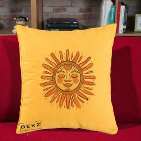 Perna Decorativa Soare Roz Tribal, 40x40 cm, Galben, Husa Detasabila, Perna Inclusa, BEKZ®
