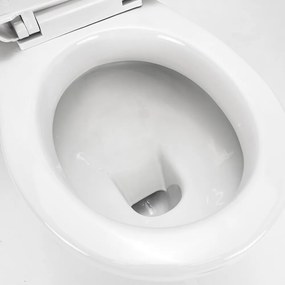 Toaletă monobloc Cleano cu evacuare inferioară și scaun