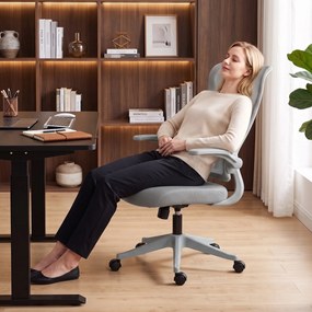 HOMCOM Scaun de birou ergonomic rotativ, cu cotiere rabatabile, funcție de balans, înălțime reglabilă, din plasă, gri | Aosom Romania