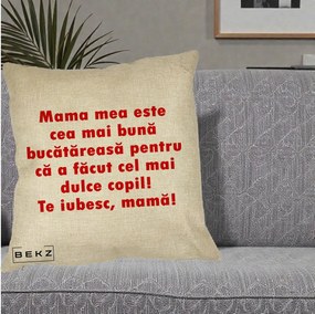 Cadou pentru Mama - Perna Personalizata Mama cea Mai Buna Bucatareasa, 40x40 cm, Crem, Husa Detasabila, Perna Inclusa, BEKZ®