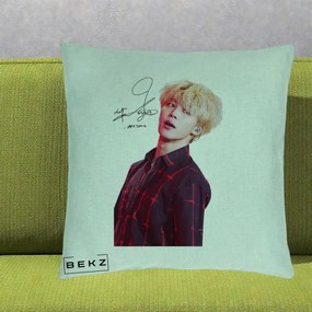 Perna Personalizata K-pop BTS Jimin Portret Artistic par Blond Autograf, 40x40 cm, Verde Menta, Husa Detasabila, Perna Inclusa, BEKZ®