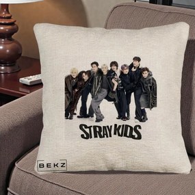 Perna Personalizata K-pop Stray Kids Outfit Negru, 40x40 cm, Bej Canapea, Husa Detasabila, Perna Inclusa, BEKZ®