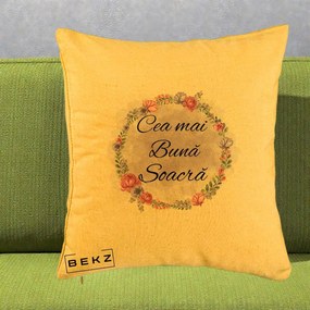 Cadou pentru Soacra - Perna Personalizata Cea mai Buna Soacra cu Coronita Flori Roz si Mov, 40x40 cm, Galben, Husa Detasabila, Perna Inclusa, BEKZ®