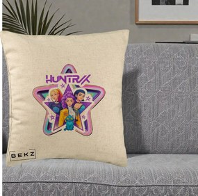 Perna Personalizata K-pop HUNTRX Trio Stea cu Pisica, 40x40 cm, Bej, Husa Detasabila, Perna Inclusa, BEKZ®