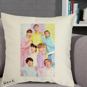Perna Personalizata K-pop BTS Foto Grup Pastel Colorat cu 7 Membrii, 40x40 cm, Ecru, Husa Detasabila, Perna Inclusa, BEKZ®