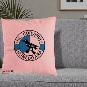 Perna Personalizata FC Corvinul Hunedoara Fotbal, 40x40 cm, Roz, Husa Detasabila, Perna Inclusa, BEKZ®