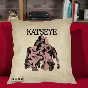 Perna Personalizata K-pop KATSEYE Foto Roz Vintage, 40x40 cm, Crem, Husa Detasabila, Perna Inclusa, BEKZ®