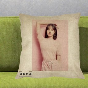 Perna Personalizata K-pop BLACKPINK Lisa Roz, 40x40 cm, Crem, Husa Detasabila, Perna Inclusa, BEKZ®