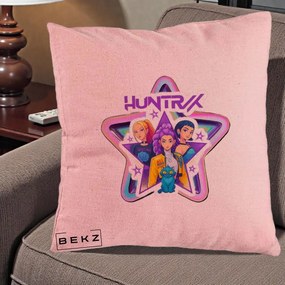Perna Personalizata K-pop HUNTRX Trio Stea cu Pisica, 40x40 cm, Roz, Husa Detasabila, Perna Inclusa, BEKZ®
