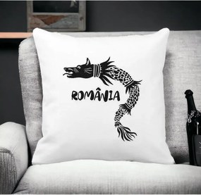 Perna Personalizata Patrata Lup Dacic Romania, 40x40 cm, Alba Mata, Husa Detasabila, Perna Inclusa, BEKZ®