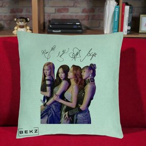 Perna Personalizata K-pop BLACKPINK Fotografie Grup Autografe Deasupra, 40x40 cm, Verde Menta, Husa Detasabila, Perna Inclusa, BEKZ®