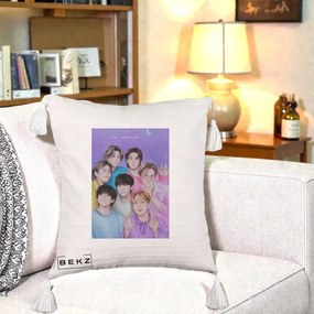 Perna Personalizata K-pop BTS Our Universe Fanart Violet Pastel, 40x40 cm, Bej cu Franjuri, Husa Detasabila, Perna Inclusa, BEKZ®