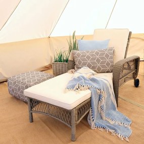 Șezlong de exterior reglabil cu roți și pernă din rattan sintetic pentru grădină și terasă, stil boho chic, „Riviera”