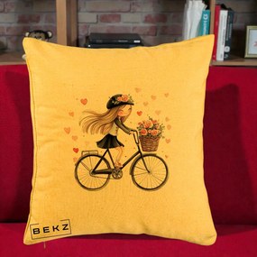 Perna Decorativa Fetita Kawaii pe Bicicleta cu Trandafiri si Inimioare, 40x40 cm, Galben, Husa Detasabila, Perna Inclusa, BEKZ®