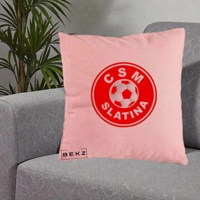 Perna Personalizata CSM Slatina Fotbal, 40x40 cm, Roz, Husa Detasabila, Perna Inclusa, BEKZ®