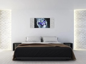 Tablou - Fluture violet pe perete (120x50 cm)