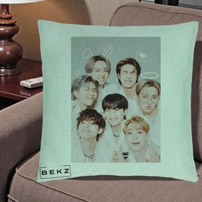 Perna Personalizata K-pop BTS Foto Grup Cute cu Animatii si 7 Membrii, 40x40 cm, Verde Menta, Husa Detasabila, Perna Inclusa, BEKZ®
